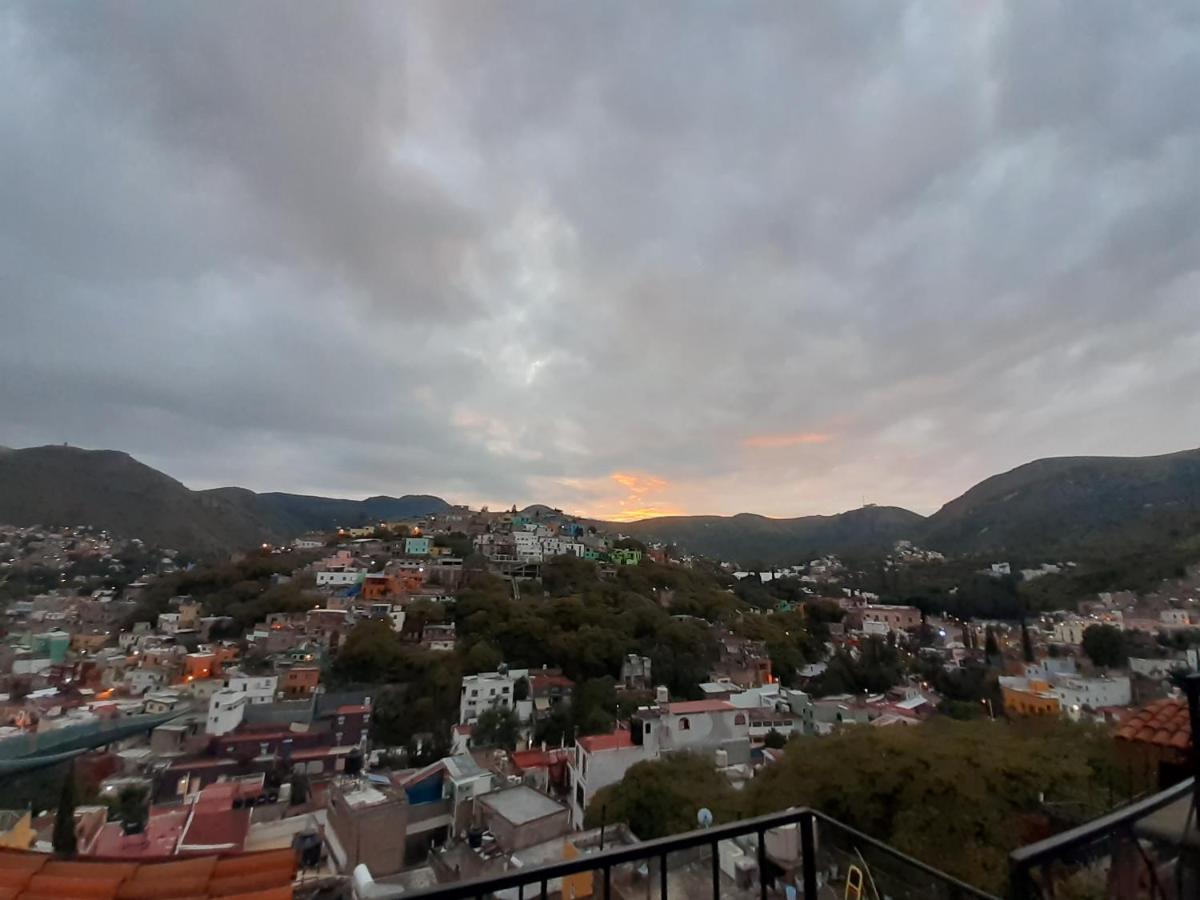 Hostal Casa De Dante กัวนาฮัวโต ภายนอก รูปภาพ